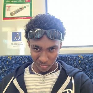 Meet your Posher, Caio